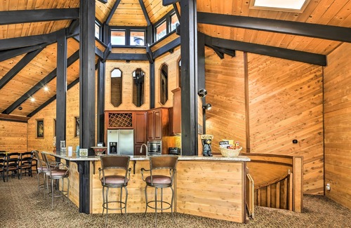 Pine Mountain Club Cabina | Cozy 'Grand Woodland' Cabin w/ Mountain Views