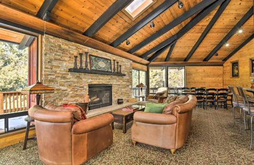Pine Mountain Club Casa | Cozy Grand Woodland Cabin with Mountain Views