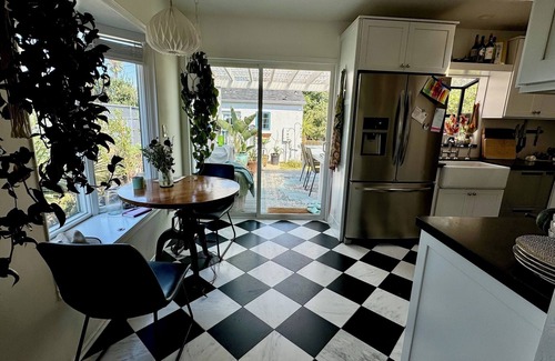 Crown Point Cabaña | Cozy Green Centralized Coastal Sanctuary in Crown Point/Pacific Beach San Diego