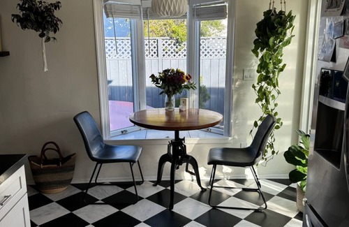 Crown Point Cabaña | Cozy Green Centralized Coastal Sanctuary in Crown Point/Pacific Beach San Diego