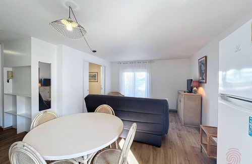 Lamalou-les-Bains Apartamento | Apartamento con Terraza, Cerca del Centro y Termas en Lamalou-les-Bains