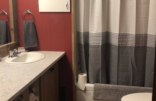 Salmon Arm Casa | Cozy Guest House in Larch Hills close to great all season trails