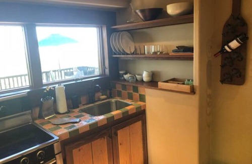 Los Gatos Casa | Cozy guest suite in Los Gatos - Beach in 30 min!