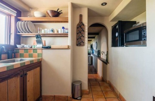 Los Gatos Casa | Cozy guest suite in Los Gatos - Beach in 30 min!