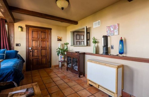 Los Gatos Casa | Cozy guest suite in Los Gatos - Beach in 30 min!