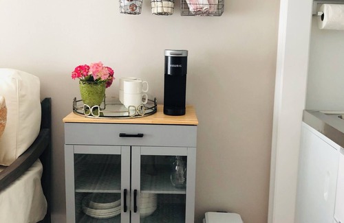 South Redondo Casa | Cozy Guest Suite one block from the beach