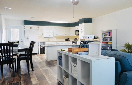 Kamay Otro | Pet & Horse Friendly 1 Bed 1 Bath Guesthouse On Farm w Pool Access Wichita Falls
