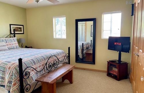 Newhall Casa | Cozy Guesthouse with Private Pool and Heated Jacuzzi
