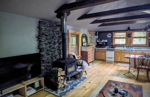 Smallwood Cabina | Cozy Hamlet Retreat at Le Chalet in the Catskills, NY