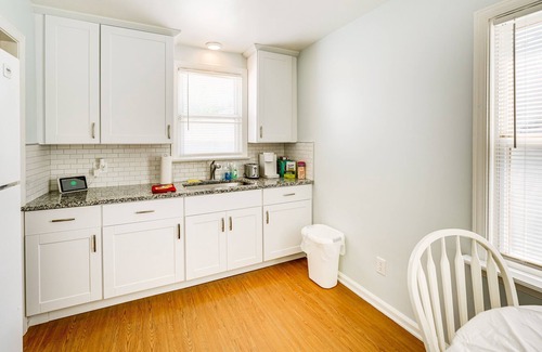Harper Woods Casa | Cozy Harper Woods Home ~ 12 Mi to Downtown!