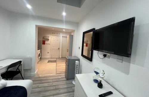 South Harrow Apartamento | Cozy Harrow Studio with Extra Bed