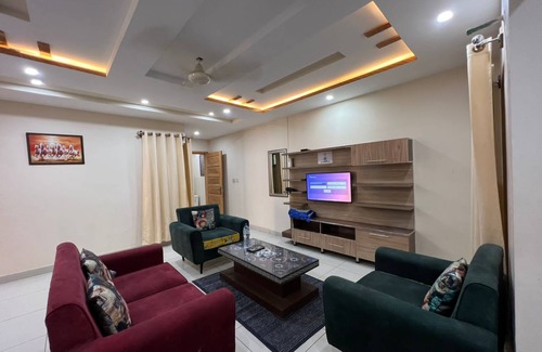 Islamabad Apartamento | Cozy Haven for Your Next Getaway: Book Now for Comfort and Convenience