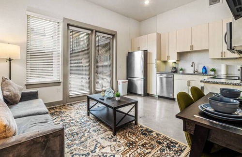 Ryan Place Apartamento | Cozy Haven Steps Away from University Life