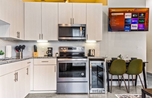 Ryan Place Apartamento | Cozy Haven Steps Away from University Life