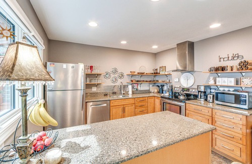 Black Mountain Casa | NUEVO-NC Hideaway w / Scenic Deck, 17 Mi. a Asheville