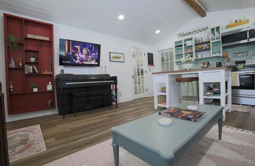 Chattanooga Casa | Cozy Historic Cottage | Walk to Northshore