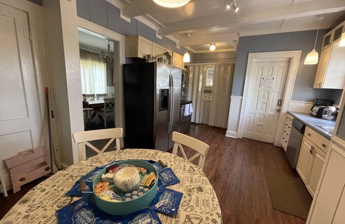 Homestead Casa | Cozy, Historic Family Home