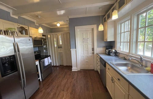 Homestead Casa | Cozy, Historic Family Home