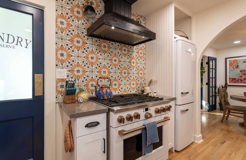 Encanto Casa | Cozy historic home centrally located. Pet friendly! Beautiful outdoor fireplace.