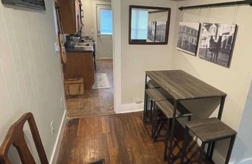 Hyde Park Casa | Cozy Historic Piersaull House - Charming & Quirky!