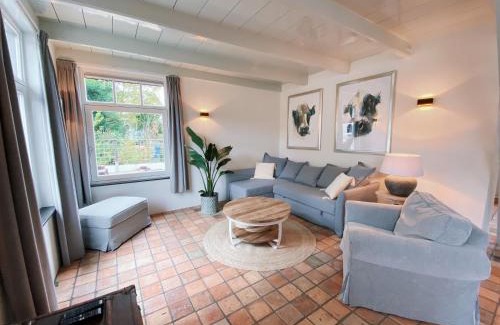 Wassenaar Casa | Cozy historical Cottage (Huisje HèHè)