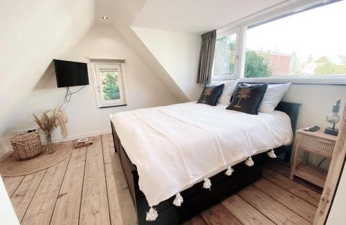 Wassenaar Casa | Cozy historical Cottage (Huisje HèHè)