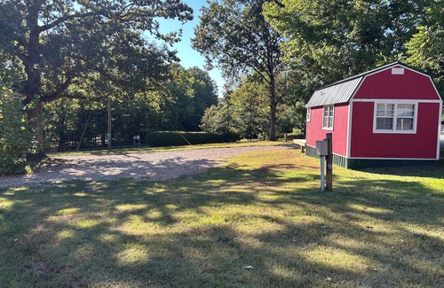 Silva Cabina | Cozy hobby farm cabin under the stars!