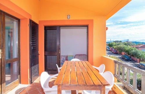 Barrabisa Apartamento | Acogedor apartamento vacacional "Conchiglia Blu" con jardín