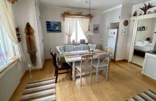 Stromsund Municipality Casa | Cozy holiday home situated along a quiet side road of the popular Vildmarksvägen