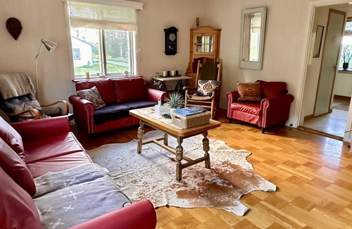 Stromsund Municipality Casa | Cozy holiday home situated along a quiet side road of the popular Vildmarksvägen