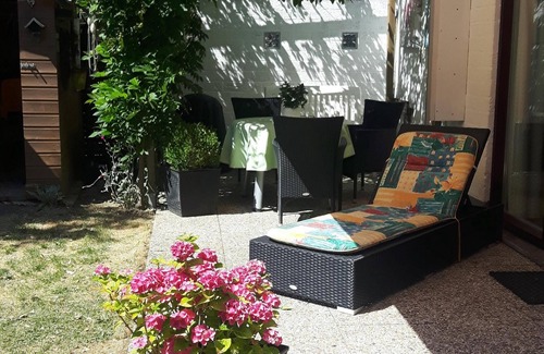 Stellendam Casa | acogedora casa de vacaciones en un parque para niños