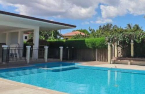 San Pablo Casa | Cozy Holiday Home in San Pablo City for Groups of 8-10