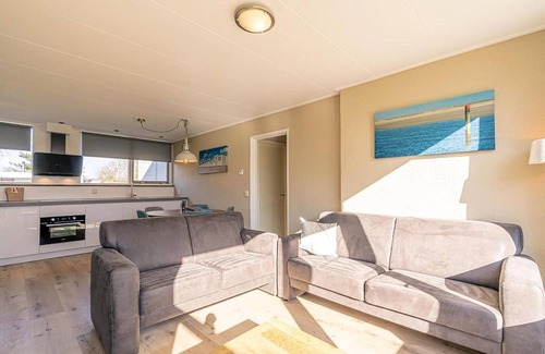 Den Burg Casa | Cozy holiday home with hot tub on Texel