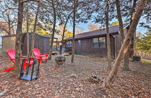 Eureka Springs Casa | Cozy Holiday Island Home Hot Tub and Chiminea!