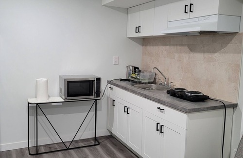Kitchener Apartamento | Cozy Home Away from Home!