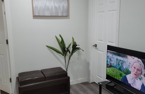 Kitchener Apartamento | Cozy Home Away from Home!