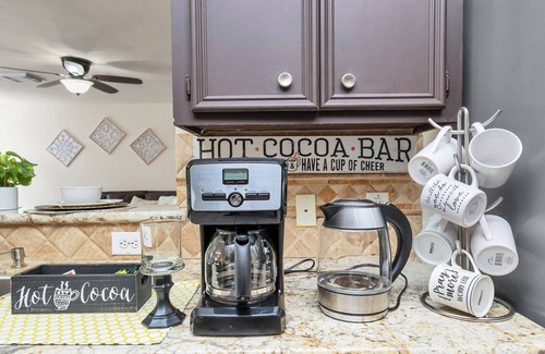 Clodine Casa | Cozy home away from home4 bedroom suburban retreat