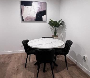 Northwest Calgary Casa | Cozy home away from home