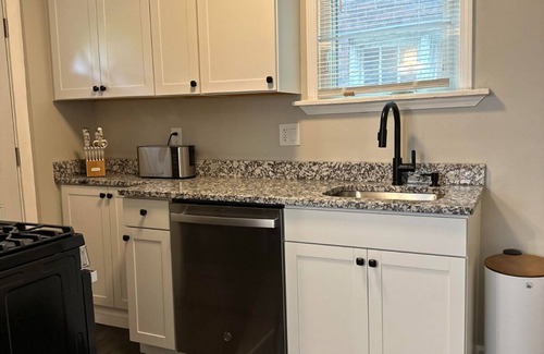 Lincoln-Lemington-Belmar Casa | Cozy Home Away From Home