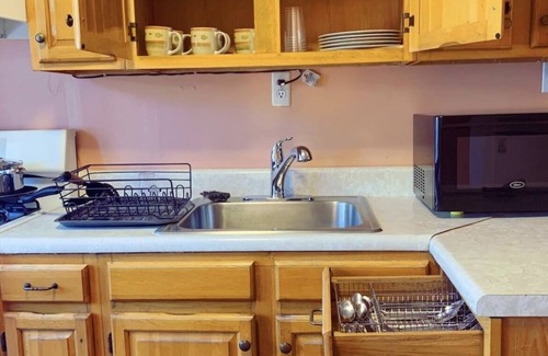 Williamsbridge Casa | Cozy Home Away From Your Home