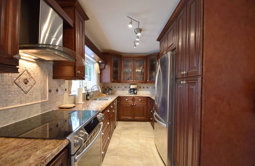 Riverside Park Casa | Cozy home away from home. Five minute from Las Olas. 15 minutes to beach.