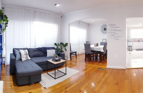 Ringwood Casa | CozyHome Central Ringwood Location FREEWifi Netflix & Parking.