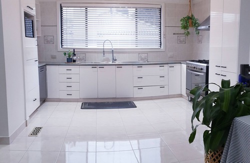 Ringwood Casa | CozyHome Central Ringwood Location FREEWifi Netflix & Parking.