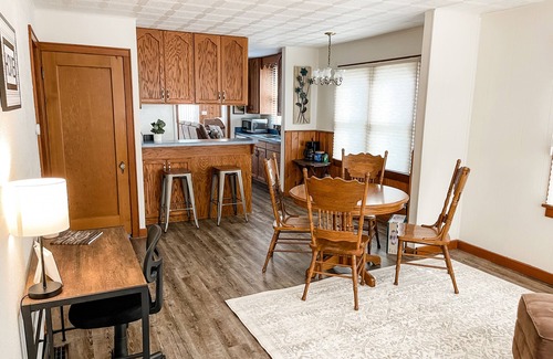 Fairmont Casa | Cozy Home-Close to Lake & Centrally Located!