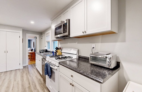 Barnstable Casa | Cozy home close to the beach with patio, Washer/Dryer, & Partial AC