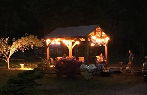 Brockton Casa | Cozy Home! Close to the Ski Blue Mountain, the Poconos, and Jim Thorpe.