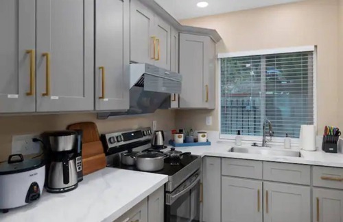 Glendora Casa | COZY HOME｜Fast WiFi｜4k Smart TV | For Families
