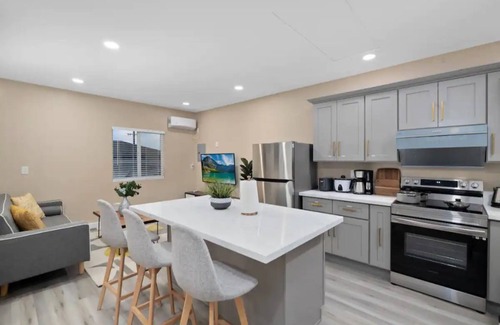 Glendora Casa | COZY HOME｜Fast WiFi｜4k Smart TV | For Families