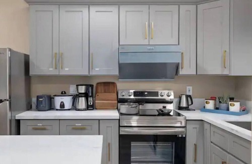 Glendora Casa | COZY HOME｜Fast WiFi｜4k Smart TV | For Families