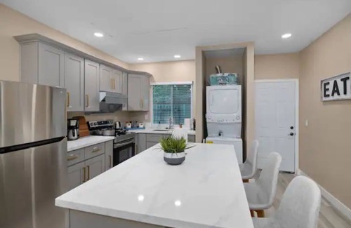 Glendora Casa | COZY HOME｜Fast WiFi｜4k Smart TV | For Families